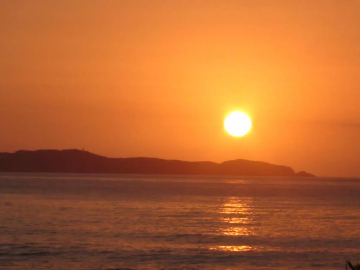 아파트 Praia De 4 Ilhas Apartamento 2 Quartos A 60M Da Praia 2 Ar Wifi 봄비나스